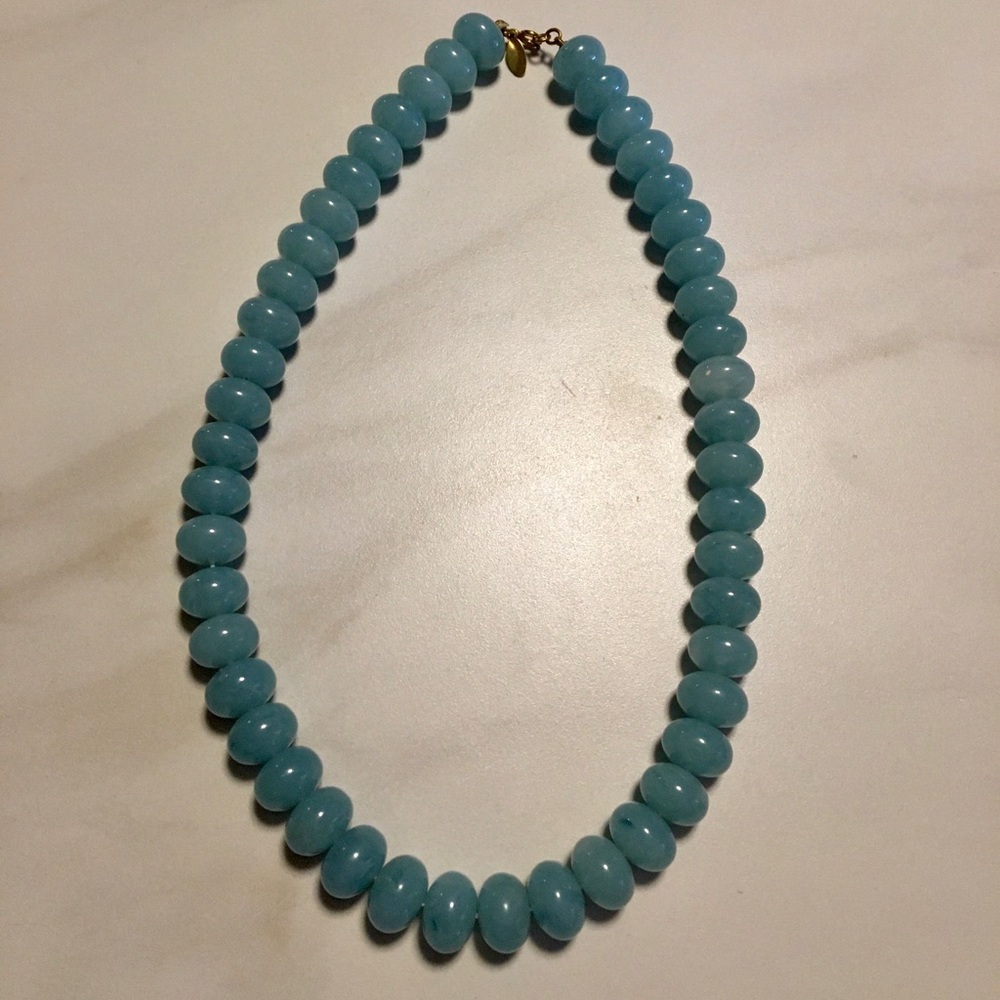 Vintage Evoke Chunky Blue Lucite Necklace 🧜🏽‍♀️